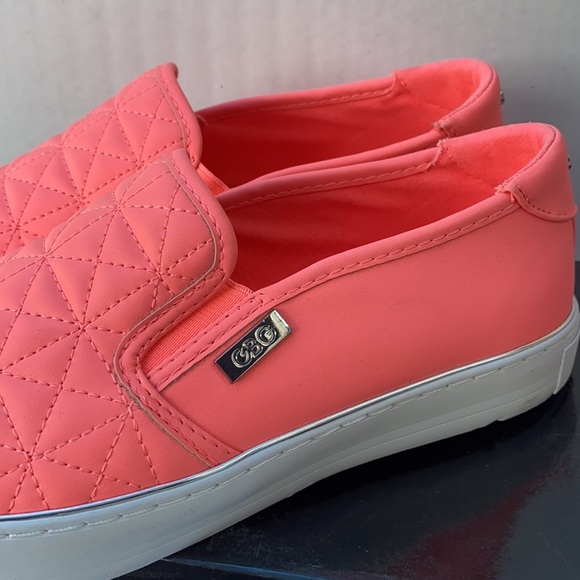 New G by GUESS Golly Platform Slip-On Sneakers - Picture 7 of 9